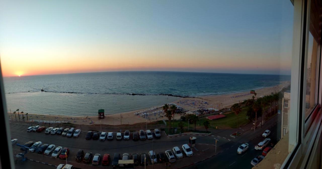 612 Apartment On The Beach Bat Yam Exterior foto